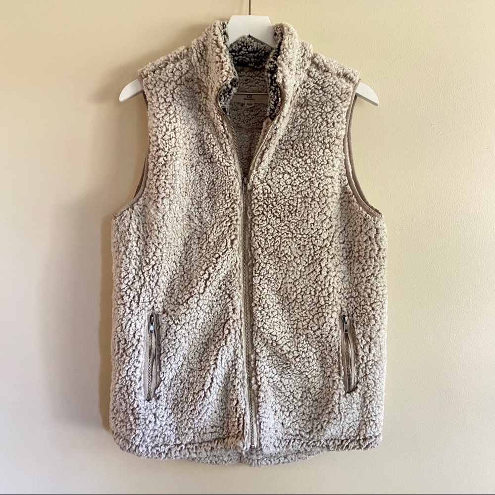 Thread & Supply Sherpa Ivory Fleece Vest M